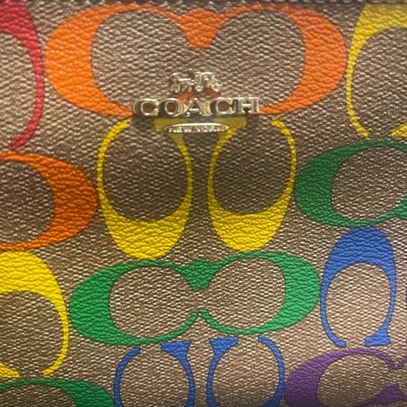 COACH SIGNATURE RAINBOW 🌈 - EUC - Picture 10 of 10